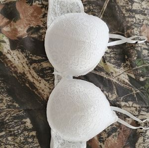 Daisy Fuentes push up bra